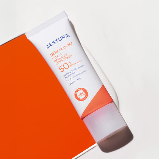 Moisturizing SPF50+ sunscreen for sensitive skin with tear-free formula