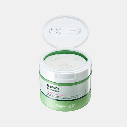 Mild cleansing pad soothes and hydrates while removing impurities