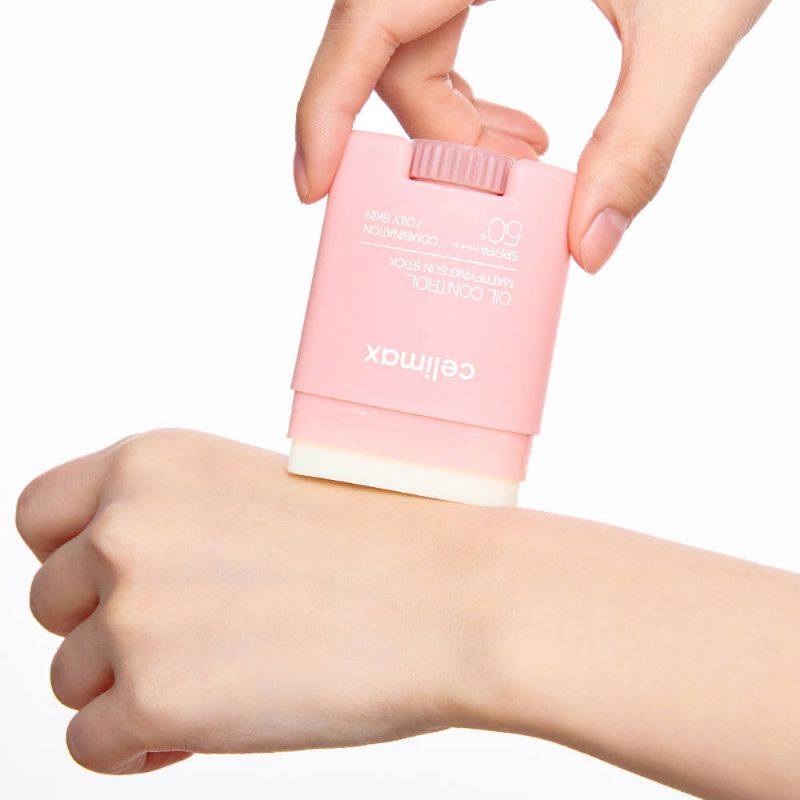 Raindrop applicator sun stick for easy nose and eye area use